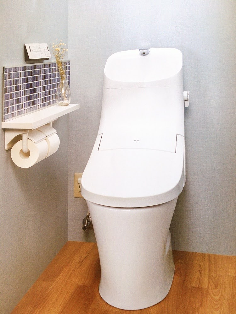 未使用】LIXIL (INAX)ベーシア（フチレス）シャワートイレ一体型 